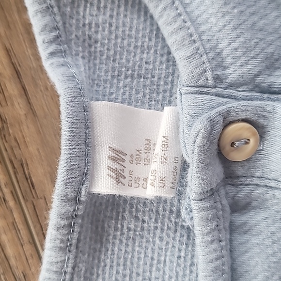 H&M Tunic Top, 18M, Light Denim, Powder Blue, Tan Buttons, Ruffles, Soft - Picture 4 of 5